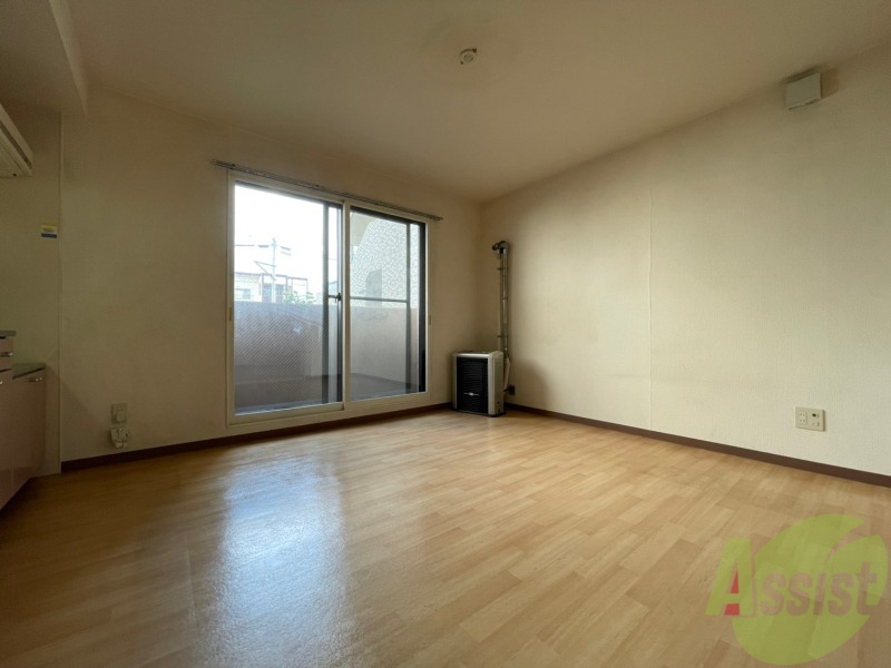 居室・リビング　広くてキレイなお部屋が広がっていて、充実した生活が送れそう。