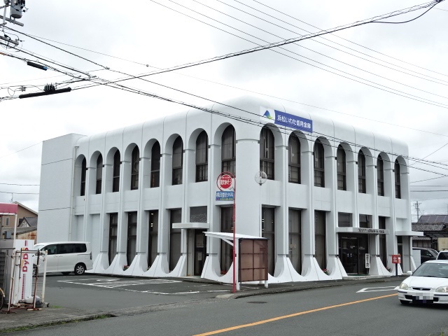 銀行　浜松磐田信用金庫西ヶ崎支店（銀行）まで583m