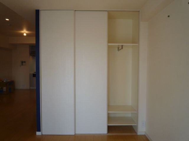収納　写真は同タイプ住居です。