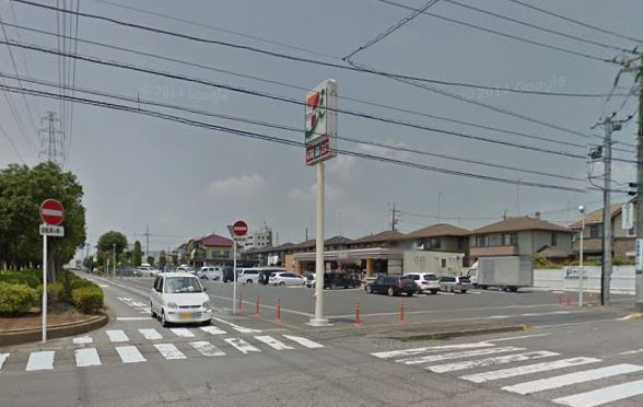 コンビニ　セブンイレブン 飯塚町店（コンビニ）まで595m