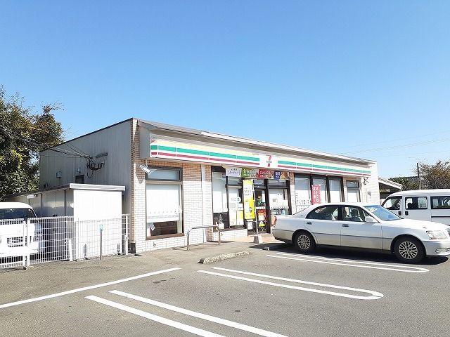 コンビニ　セブンイレブン綾入野店（コンビニ）まで550m