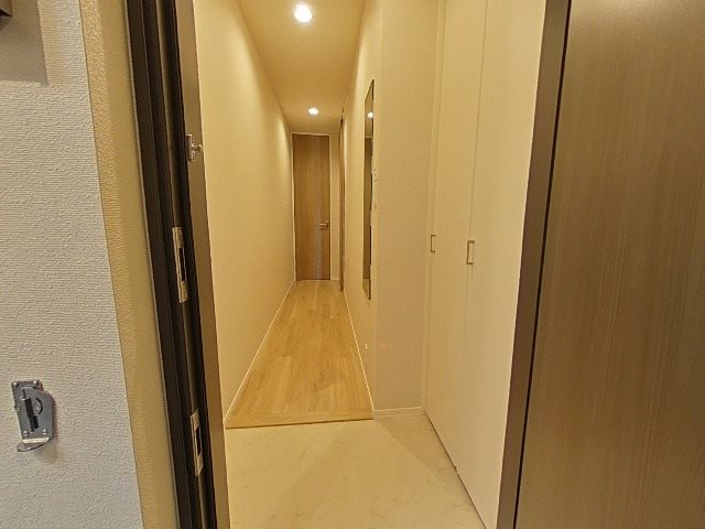 玄関　玄関はシューズボックス・姿見付き♪