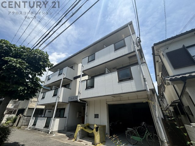 建物外観　敷地内に駐輪場・バイク置場があります！