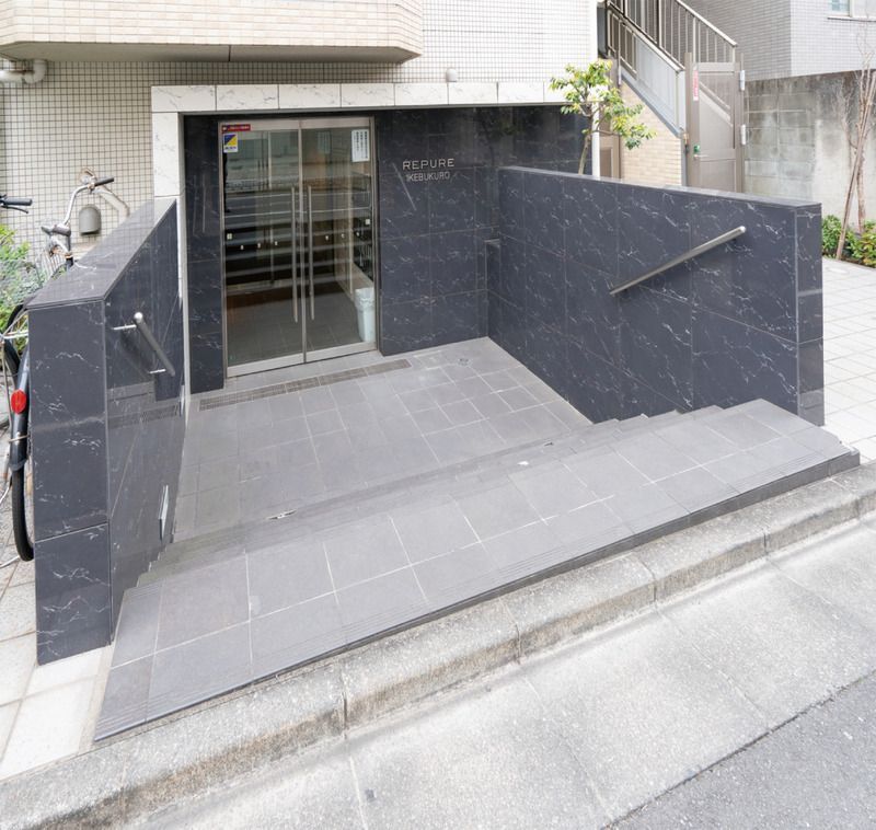 エントランス　☆共用設備もキレイ☆
