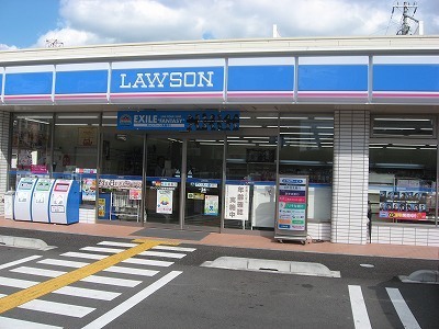 コンビニ　ローソン三田大原店（コンビニ）まで746m