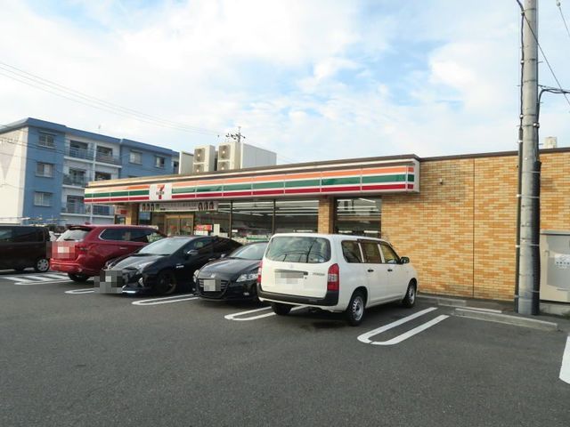 コンビニ　セブン-イレブン 岡崎上六名店（コンビニ）まで850m