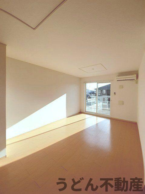 居室・リビング　うどん県のお部屋探しはうどん不動産へ うどんちゃんとLINE