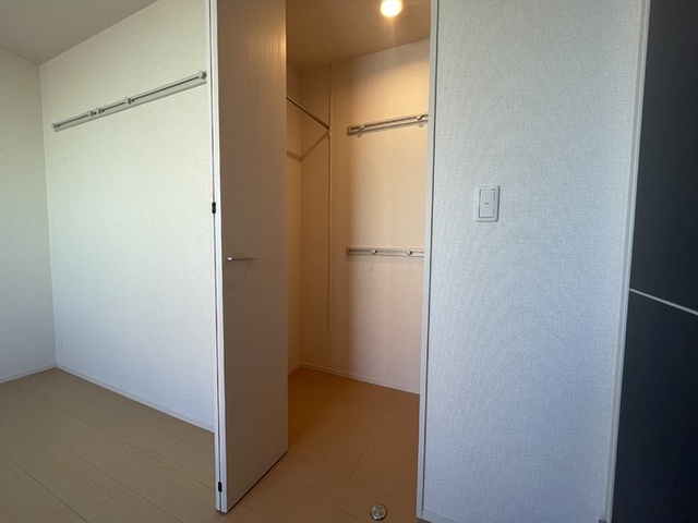 収納　ワンステップクローゼット
