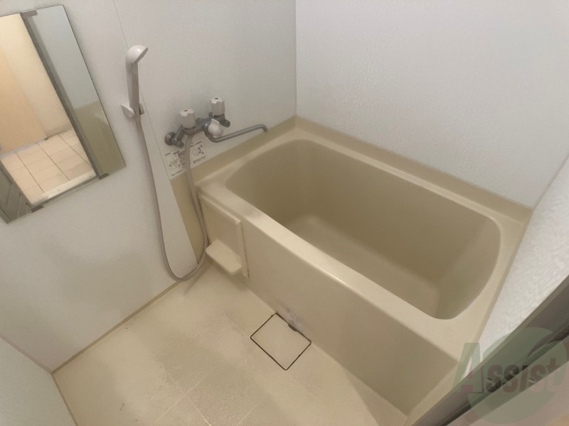 バス・シャワールーム　お風呂です。ゆっくりお風呂につかるのも体に良いですね～