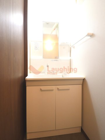 洗面設備　使いやすい洗面所です