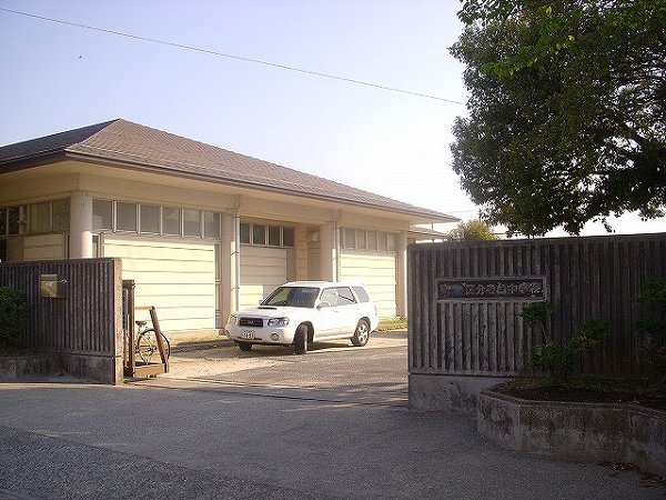中学校　国分寺台中学校（中学校）まで896m