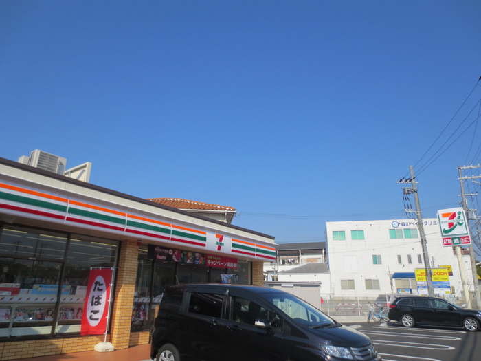 コンビニ　セブンイレブン（コンビニ）まで500m