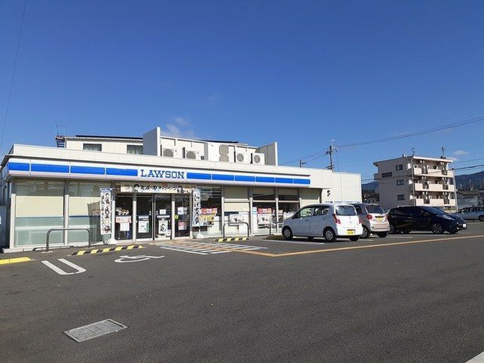 コンビニ　ローソン（コンビニ）まで750m