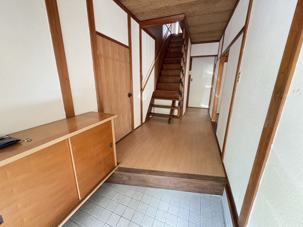 大寿台戸建の玄関写真