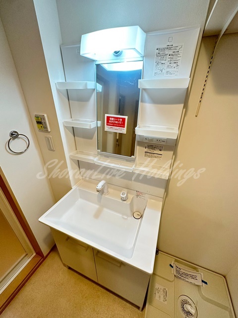 洗面設備　掃除のしやすい洗髪洗面台です♪