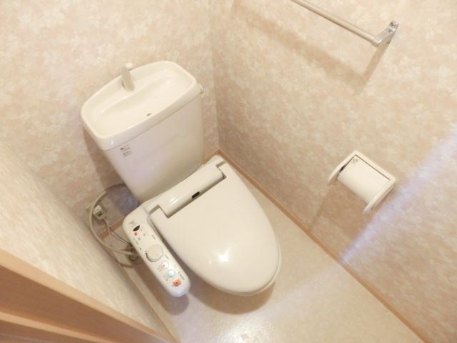 トイレ　ウォシュレットになります。