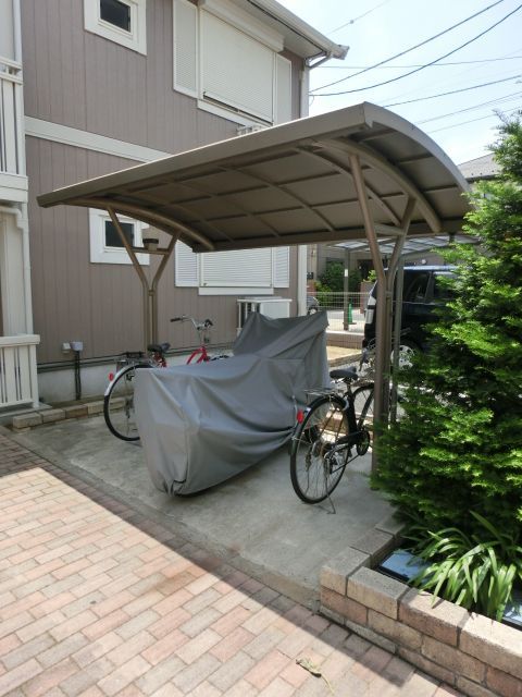 その他共有部分　屋根付きの駐輪場です。
