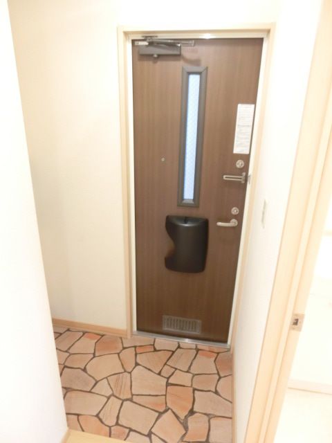 玄関　玄関回りになります。