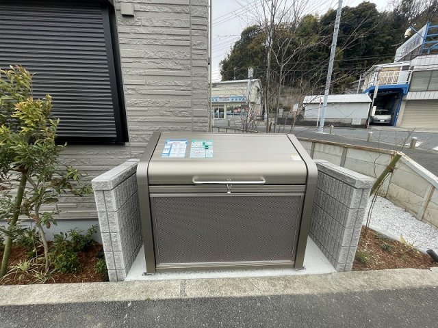 その他共有部分　敷地内専用ゴミ置き場あります♪