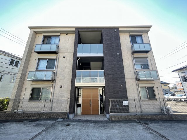 エントランス　共用エントランスはオートロック付き！
