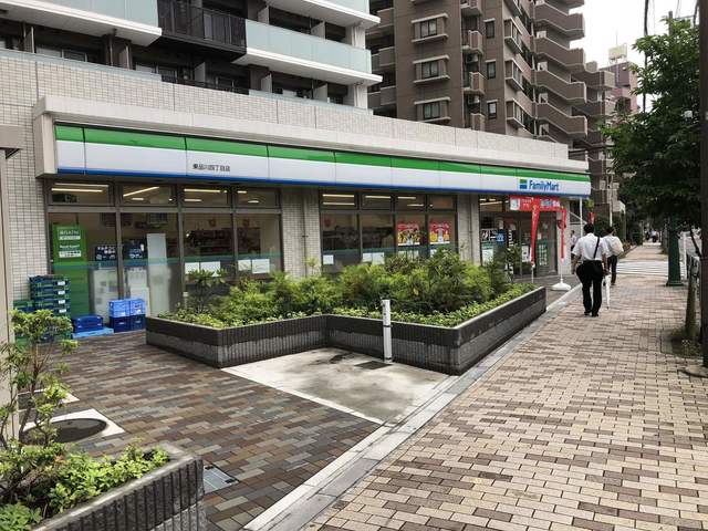 コンビニ　ファミリーマート東品川四丁目店（コンビニ）まで305m
