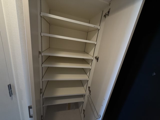 収納　同物件別部屋写真