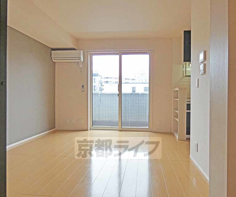 居室・リビング　広々としたお部屋です！