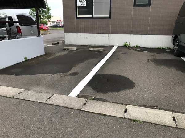 駐車場　物置