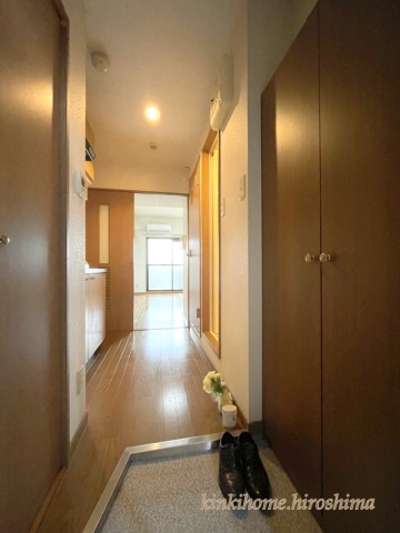 玄関　写真は別のお部屋です。