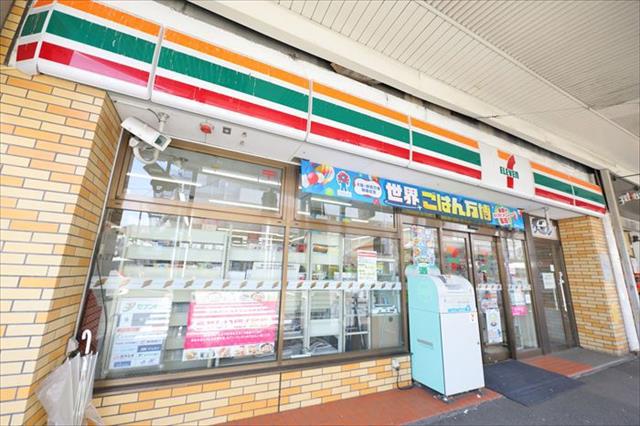 コンビニ　セブンイレブン 横須賀追浜町店（コンビニ）まで895m