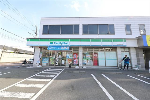 コンビニ　ファミリーマート 横須賀追浜店（コンビニ）まで1034m