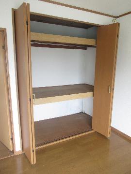 収納　押入