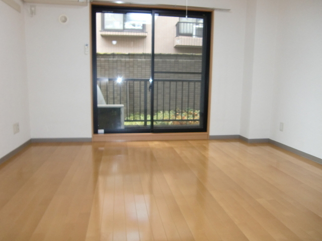 居室・リビング　※同物件別号室（イメージ）
