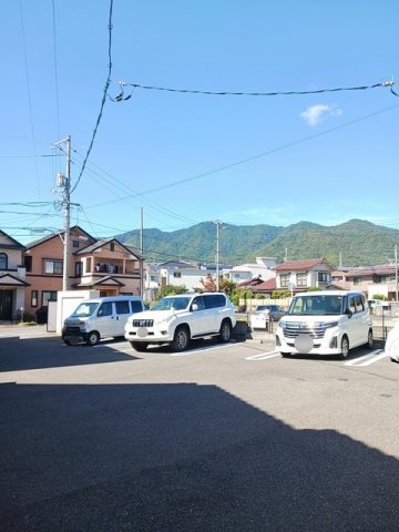 駐車場　駐車スペースもあります
