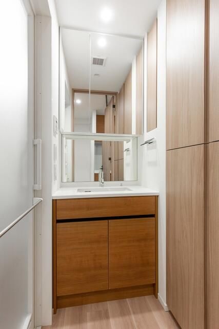 洗面設備　※別部屋の参考写真です。