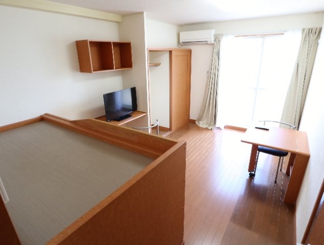 居室・リビング　こちらの居間で趣味の時間をお楽しみください