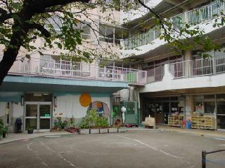 幼稚園・保育園　第二上目黒保育園（幼稚園・保育園）まで238m