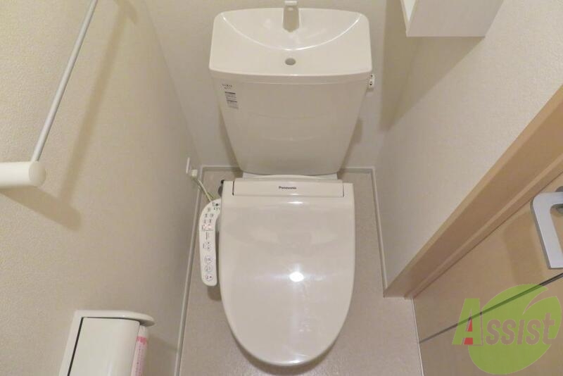 トイレ　トイレはウォッシュレット付きなので嬉しいですね。