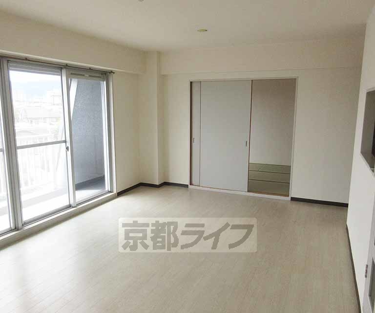 居室・リビング　広々としたお部屋です！