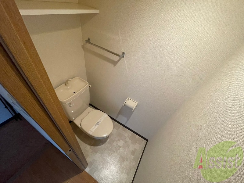 トイレ　こちらはトイレです。清潔感があり、安心して使用できます。