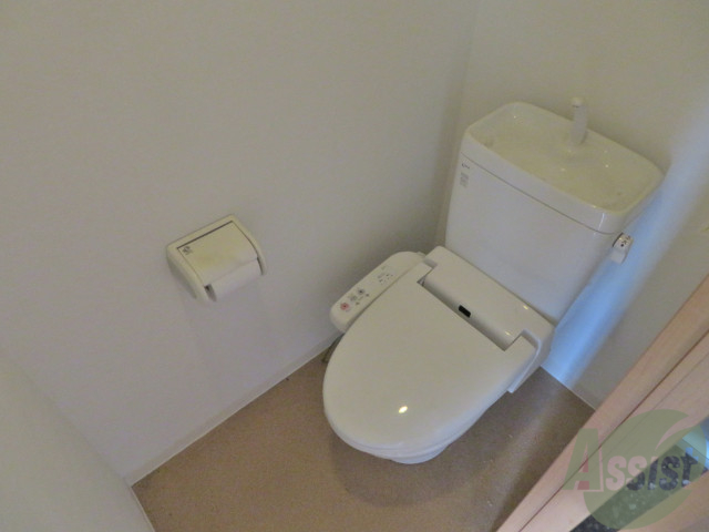 トイレ　こちらはトイレです。清潔感があり、安心して使用できます。