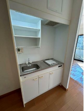 キッチン　※同物件の別室の画像です。