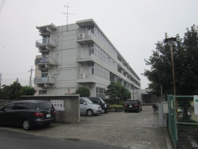 中学校　守口市立梶中学校（中学校）まで962m