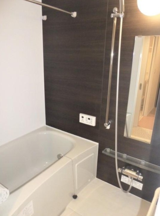 バス・シャワールーム　※別部屋参考写真