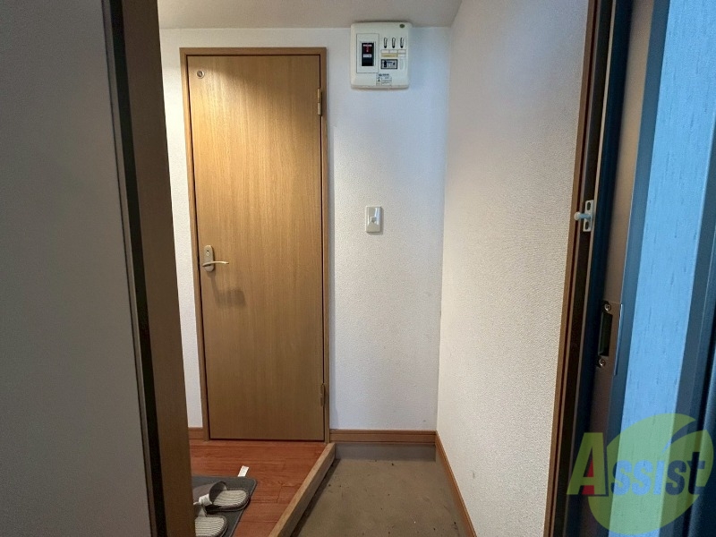 玄関　玄関の様子です。明るい印象ですね。気分もあがりそう。