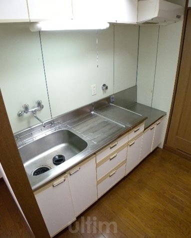 キッチン　※同タイプの他のお部屋です