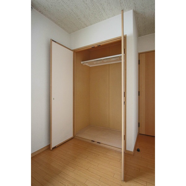 収納　同じ建物の別のお部屋