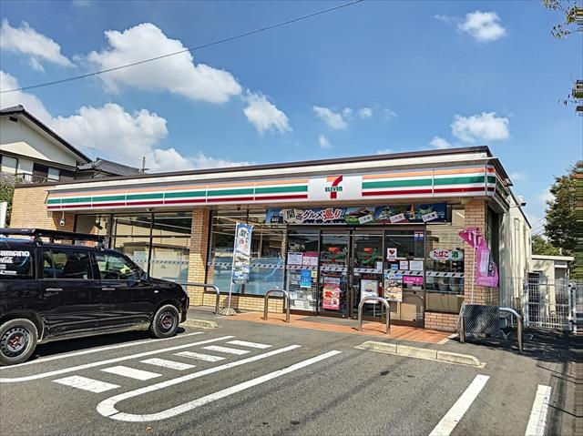 コンビニ　セブン－イレブン豊明二村台店（コンビニ）まで217m