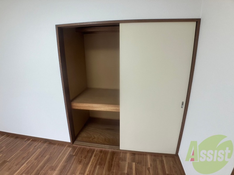 収納　寝室の収納です。部屋がすっきり片付きます。
