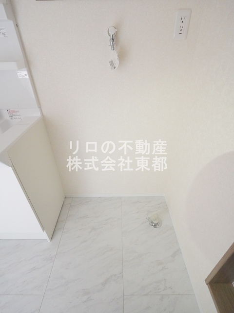 その他　洗濯機置き場は室内にあるので雨に濡れる心配はありません。